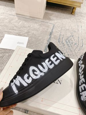 Alexndr McQueen Oversized Black Graffiti