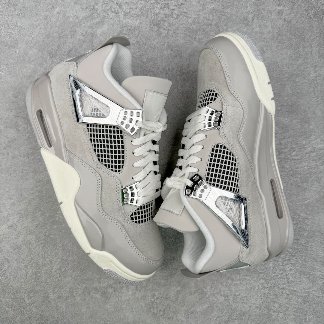 AJ4 Frozen Moments