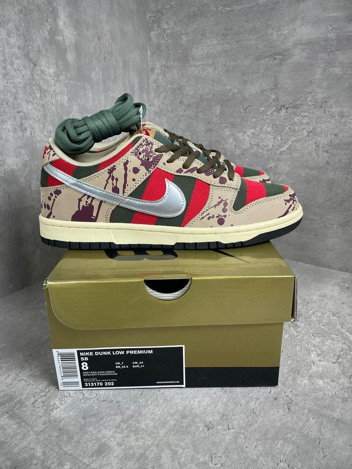 Dunk Low SB Freddy Krueger