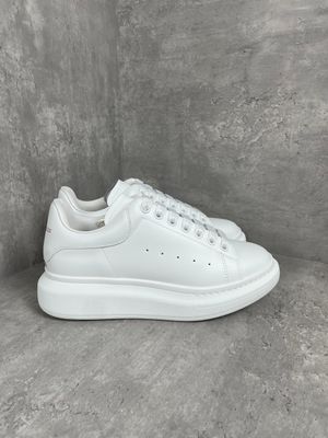 Alexndr McQueen Oversized All White