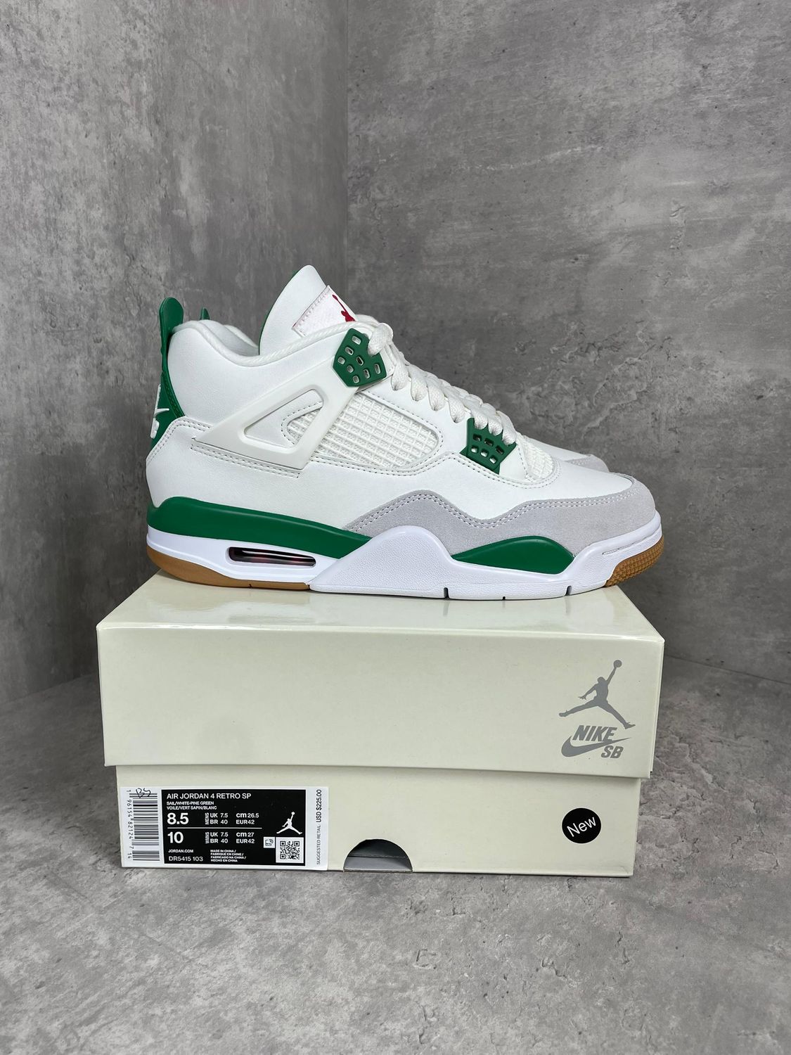 AJ4 Pine Green