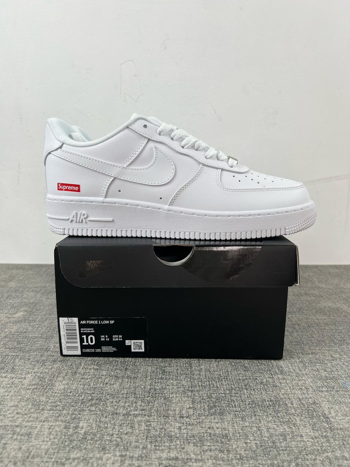 AF1 x SUPRM White