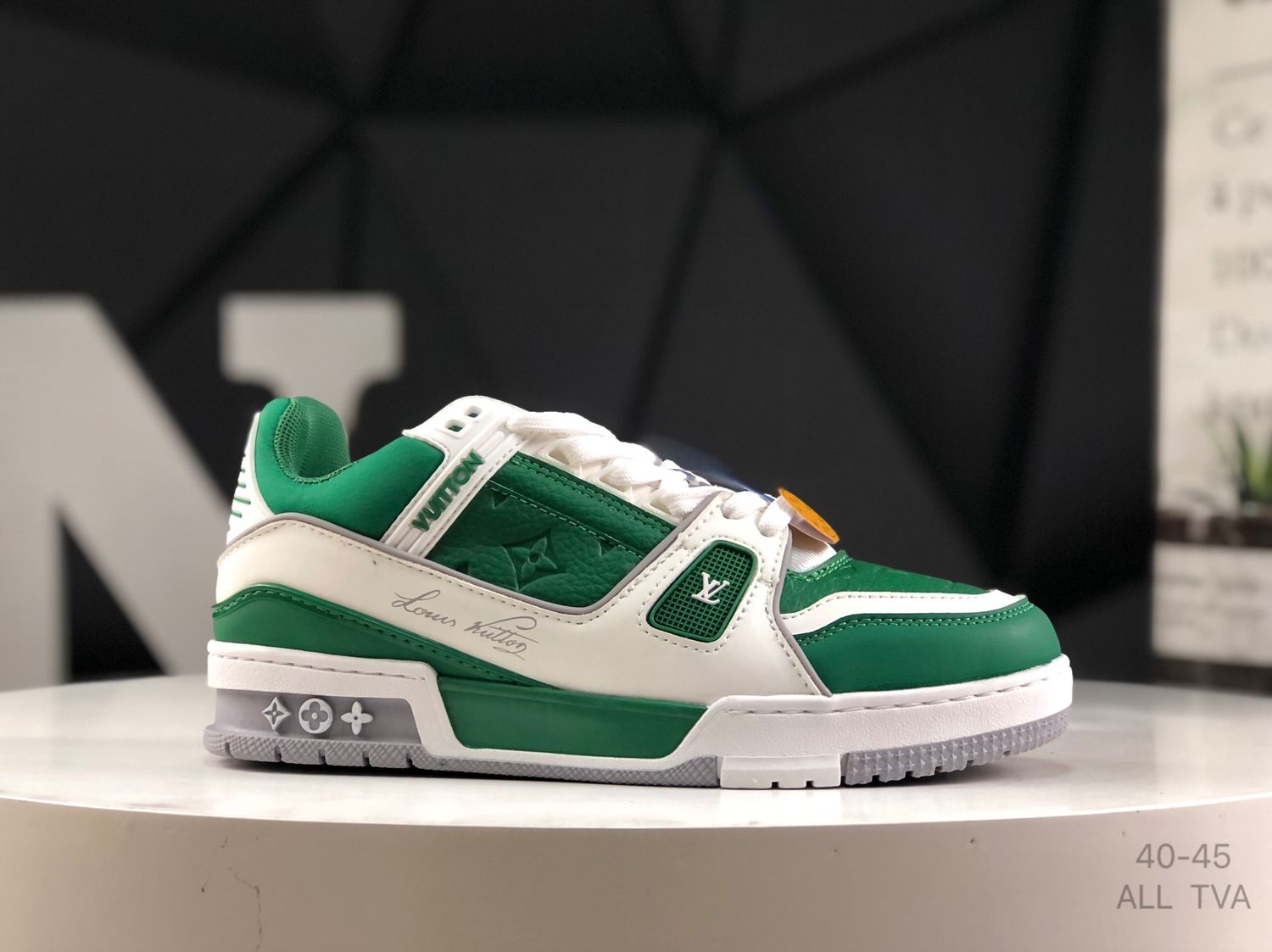 LV Trainer Green Mono