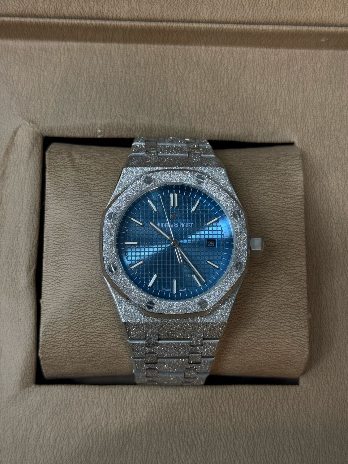 Frosted Diamonds A Watch All White Blue Dial
