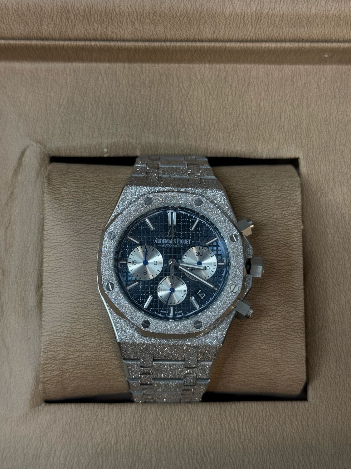 Frosted Diamonds A Watch Chrono All White Blue Dial