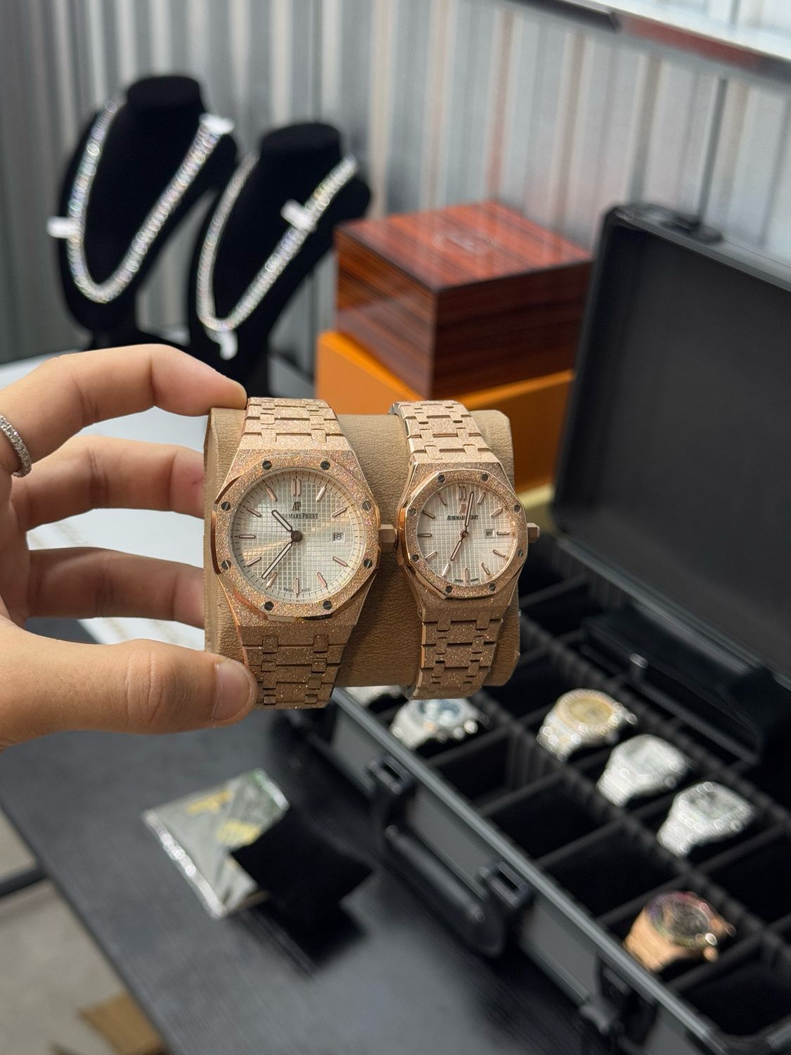 Frosted Diamonds A Watch Rosegold White Dial
