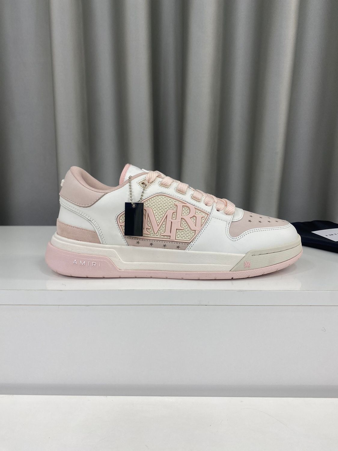AM Low Top Pink