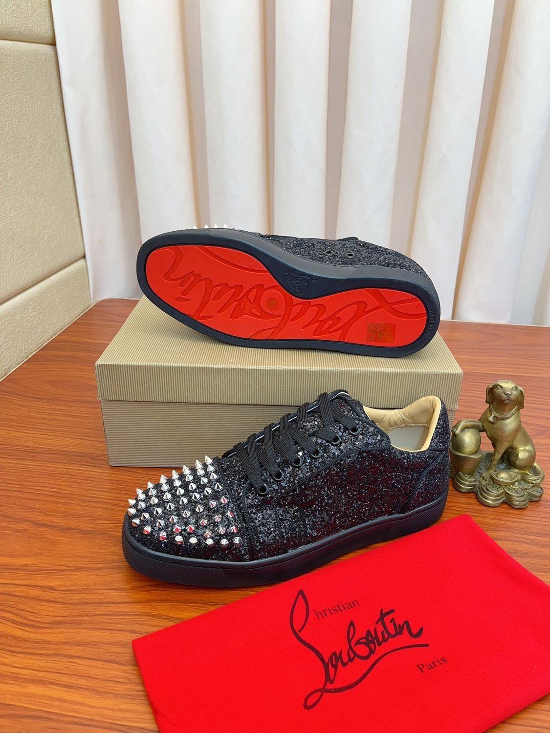 RB Low Black W