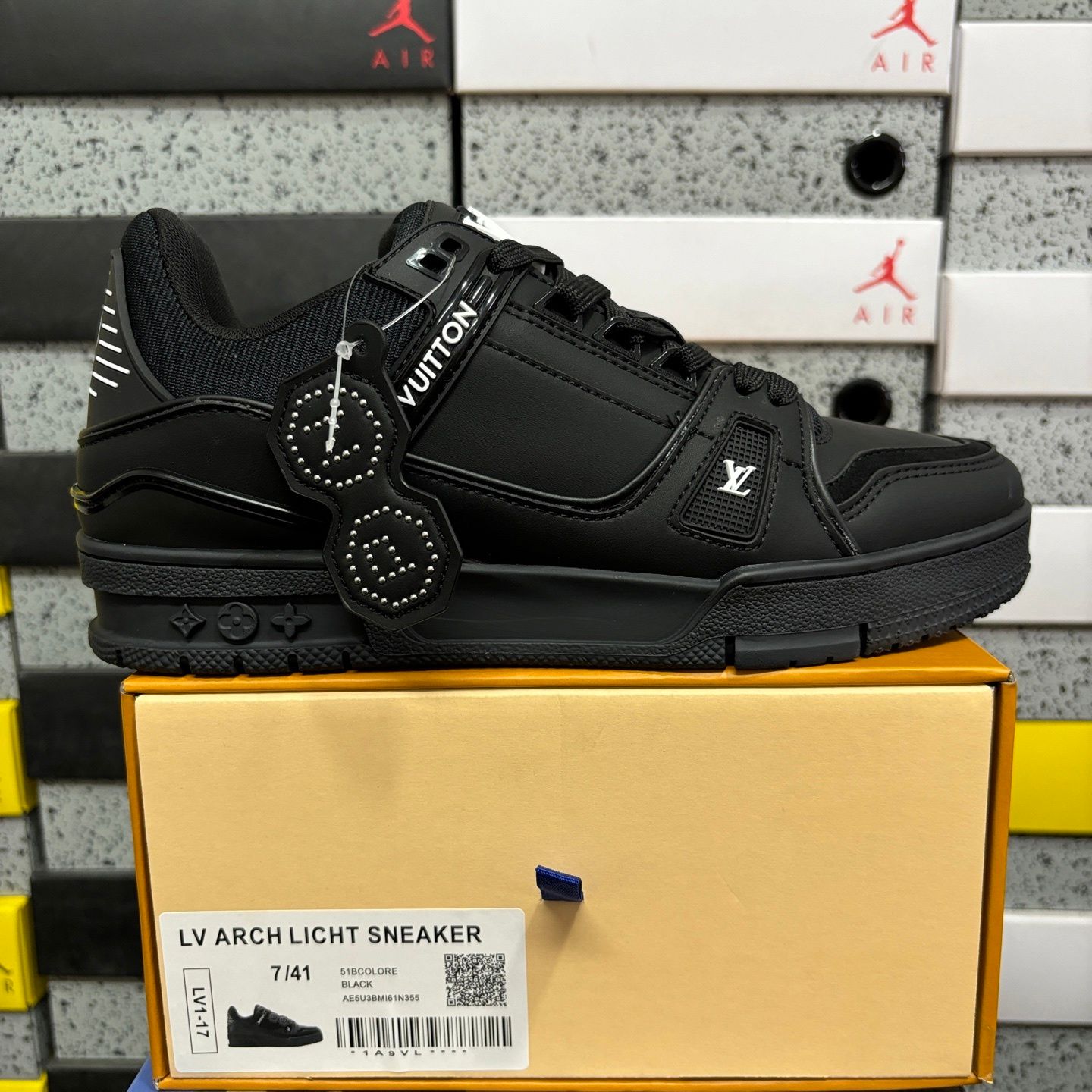 LV Trainer Black Multi