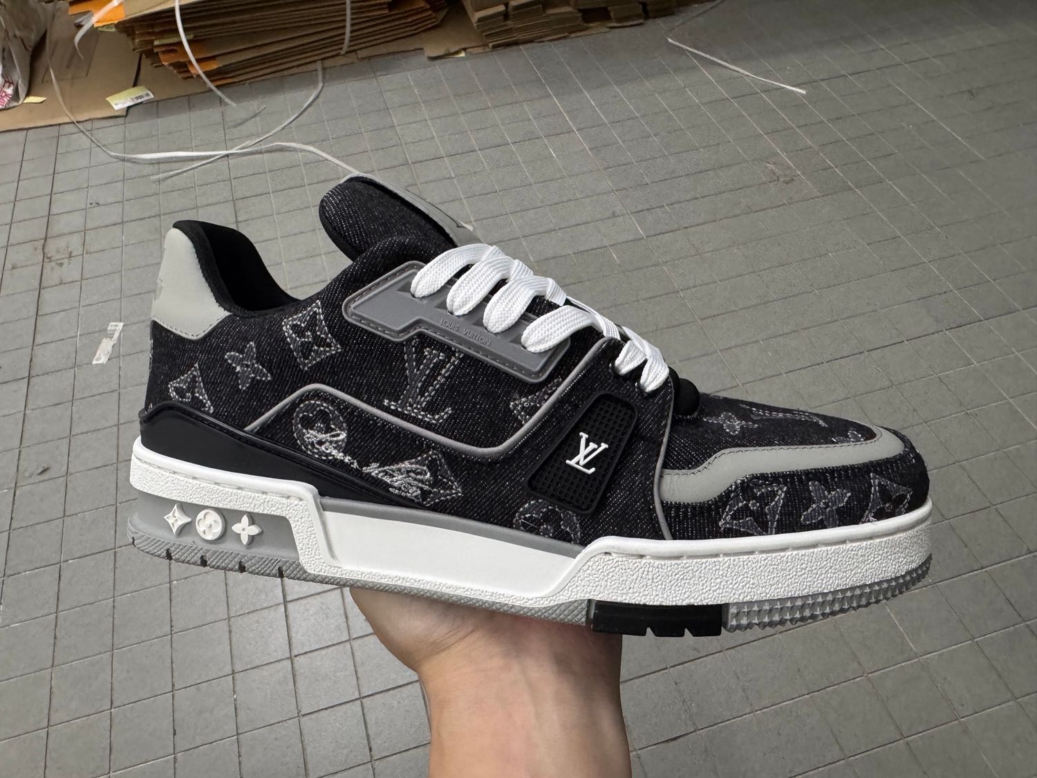 LV Trainer Black Multi