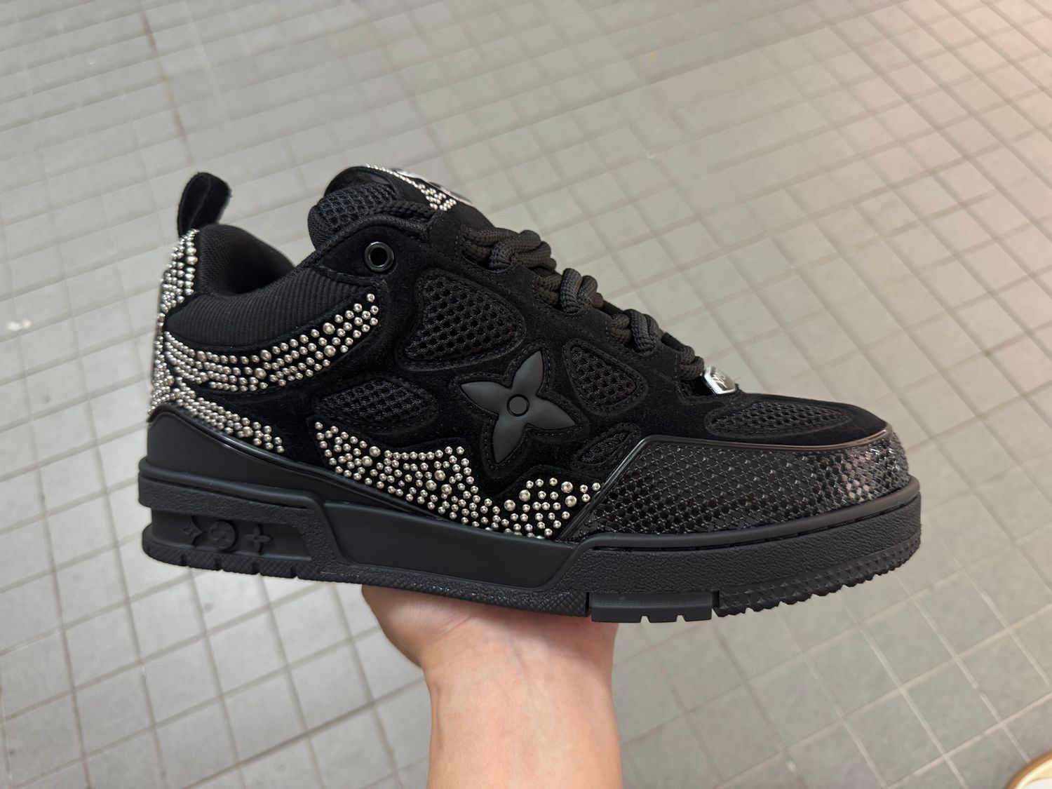 LV Trainer Black R