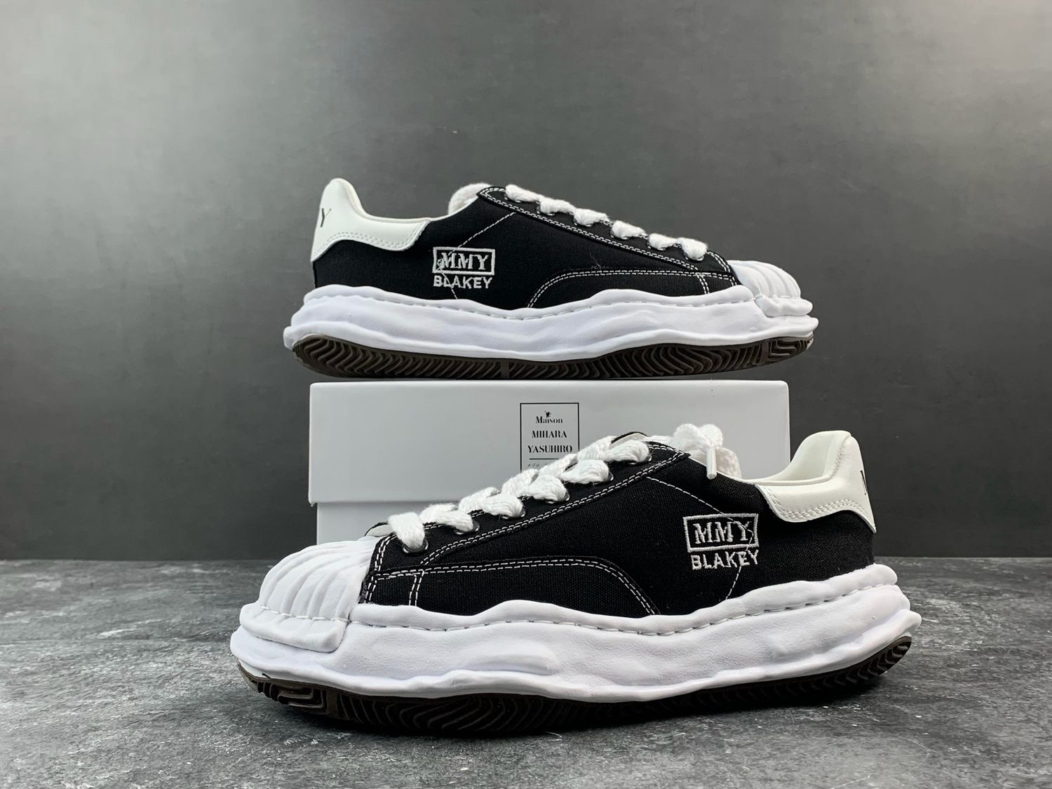 Maison Mihara Yasuhiro White/Black 2