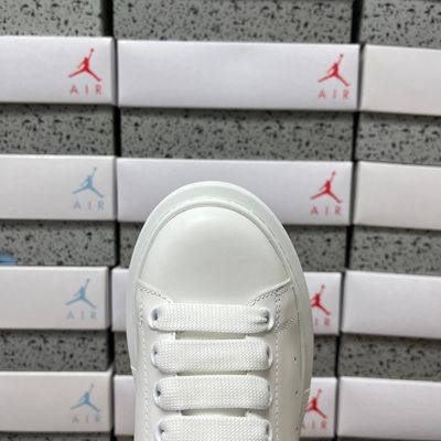 Alexnder McQueen Oversized White / Pearl