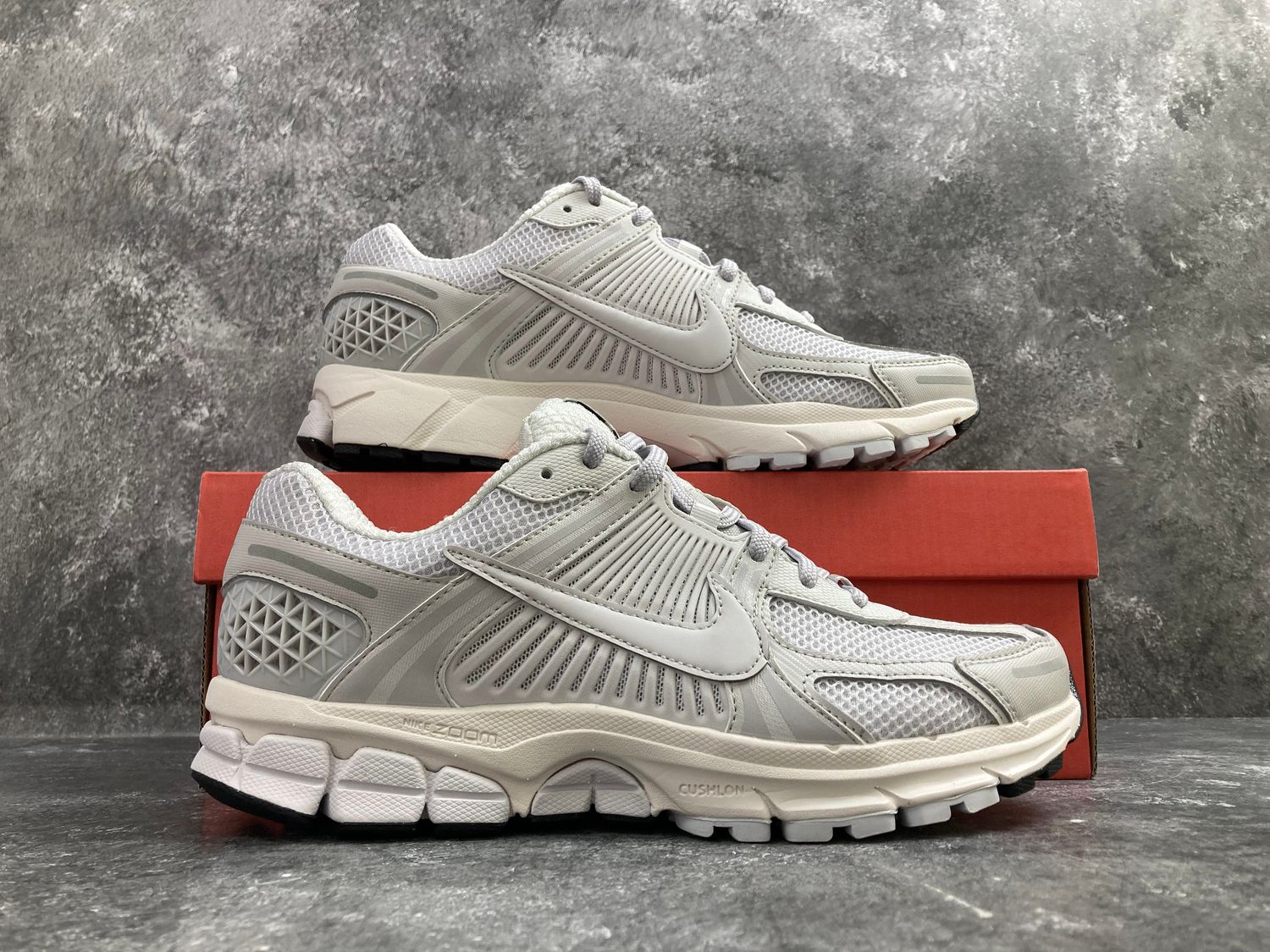 Nike Zoom Vomero 5 Gray