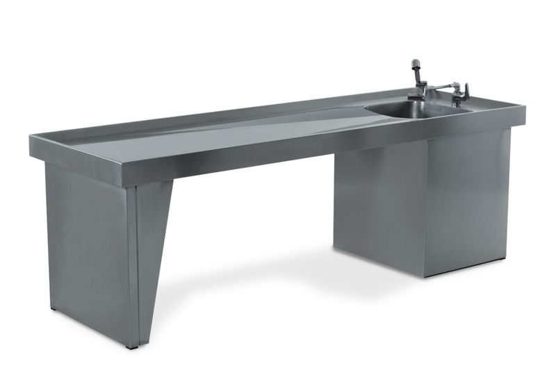 Tavolo autoptico fisso con quadro elettrico Tavolo autoptico fisso con quadro elettrico