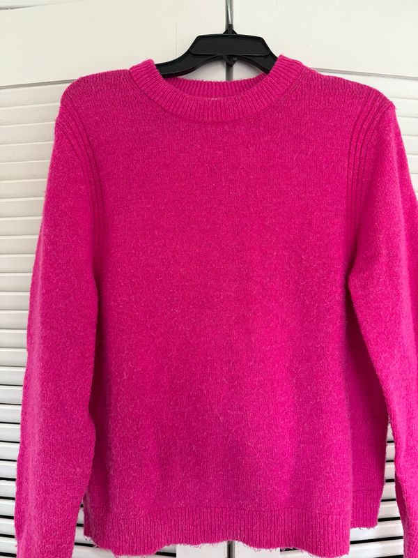 Bright Pink Sweater -Medium