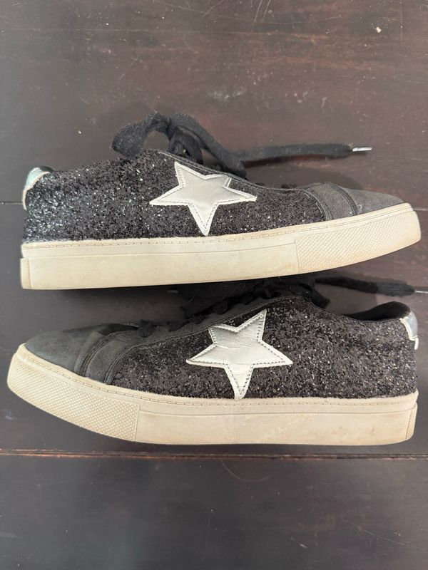 Star Sneakers - Size 8 1/2