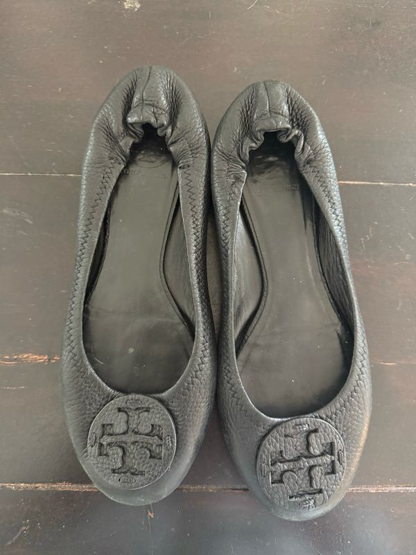 Tory Burch Black Ballet Flats - Size 8