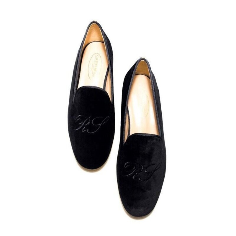 LOAFERS HOMBRE TERCIOPELO NEGRO, E INICIALES NEGRAS