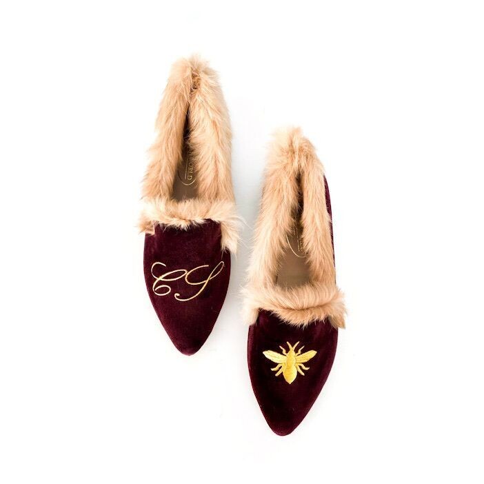 ​POINTY PELO TERCIOPELO BURDEOS CO, INICIALES EN ORO Y ABEJA EN ORO