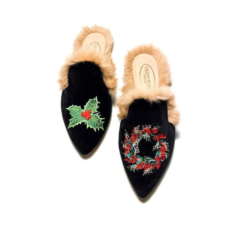 MULES PELO CHRISTMAS EDITION, TERCIOPELO NEGRO, HOLLY AND CHRISTMAS WREATH