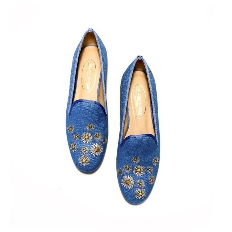 ​LOAFERS LIGHT BLUE 22CO LINEN, DAISIES.

(MINI DAISY LEFT HEEL)