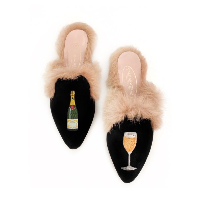 ​MULES PELO TERCIOPELO NEGRO, CHAMPAGNE Y COPA DE CHAMPAGNE