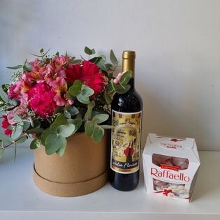 Cabaz com Flores e outros produtos