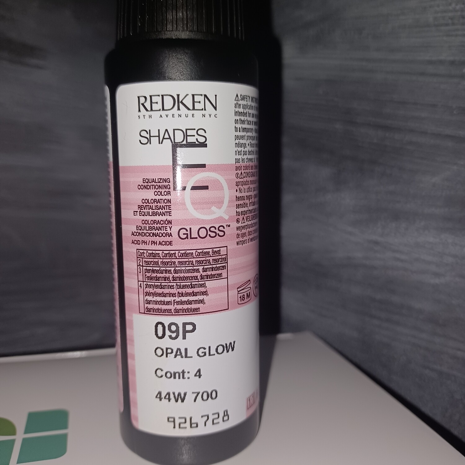 Redken shades 09p