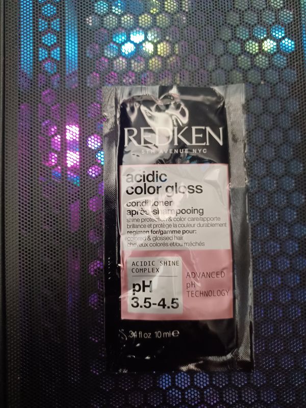 Redken conditioner color gloss da  viaggio
