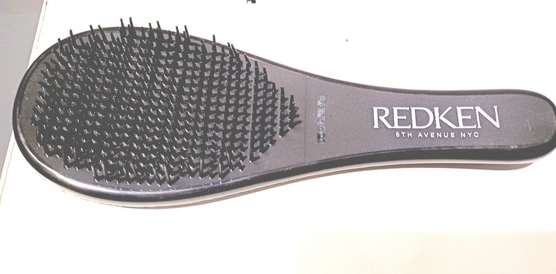 Redken SPAZZOLA SUPERBRUSH  nera in plastica