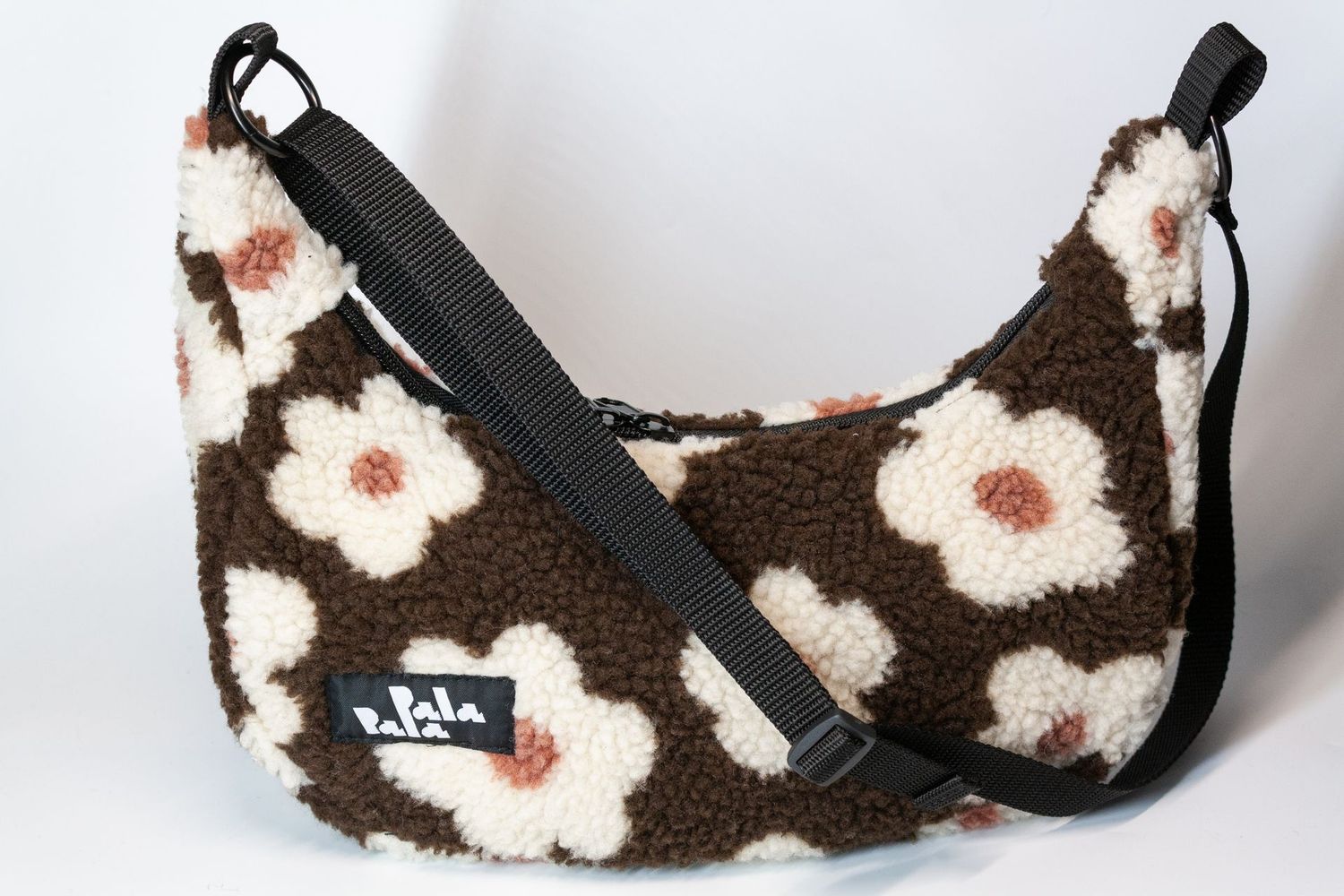 Crossbodybag small "flauschige Blumen"