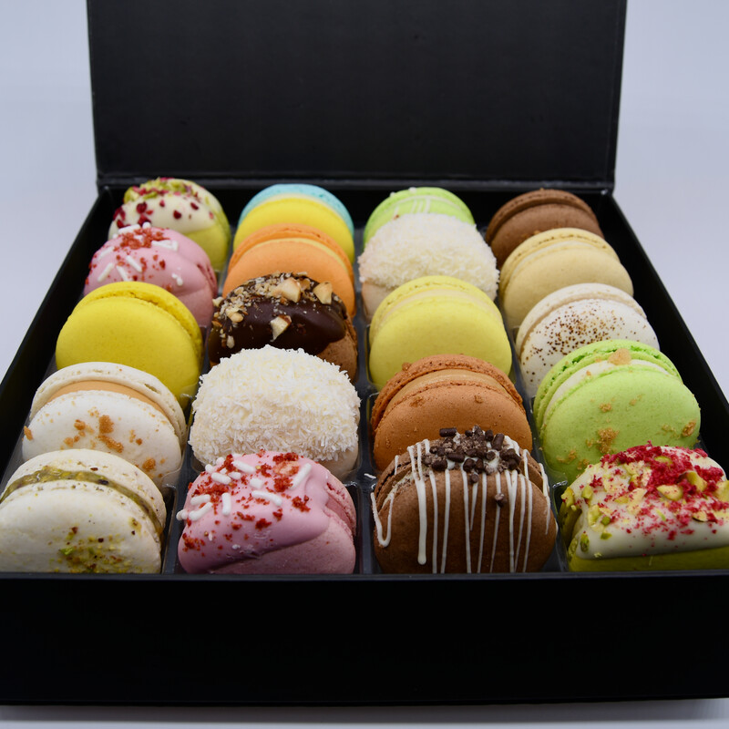 Custom Macarons Box (20 pieces)