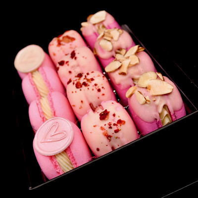 "Love You ❤️" Macarons Gift Set