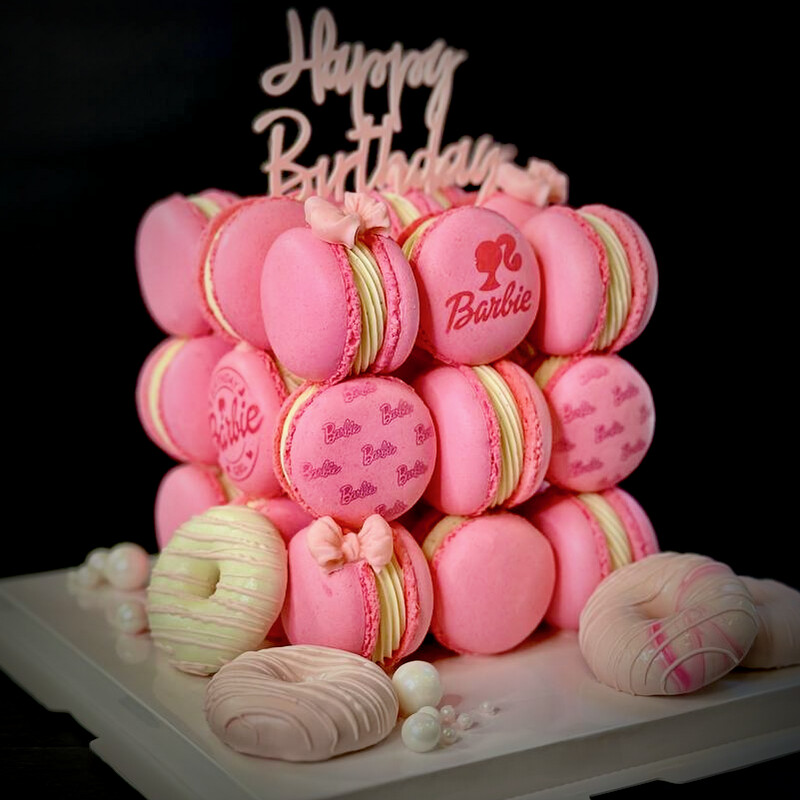 Macarons Cake