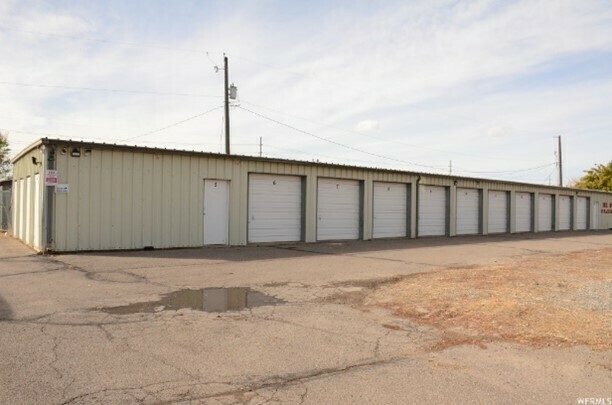 DD Build LLC Storage Unit Monthly Payment $25 small 6&#39; x 10&#39; Fee