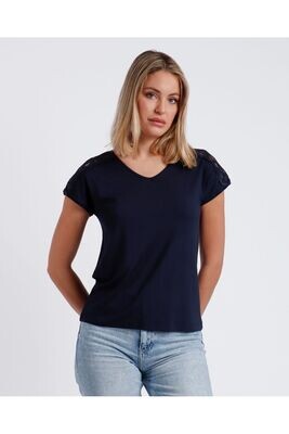 T-Shirt con spalle in pizzo