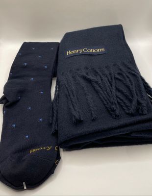 Cofanetto calze + sciarpa Cofanetto calze + sciarpa