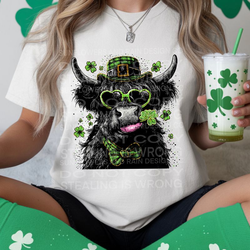 St Patrick’s day highland cow png file for sublimation and dtf shirts. Digital download only.