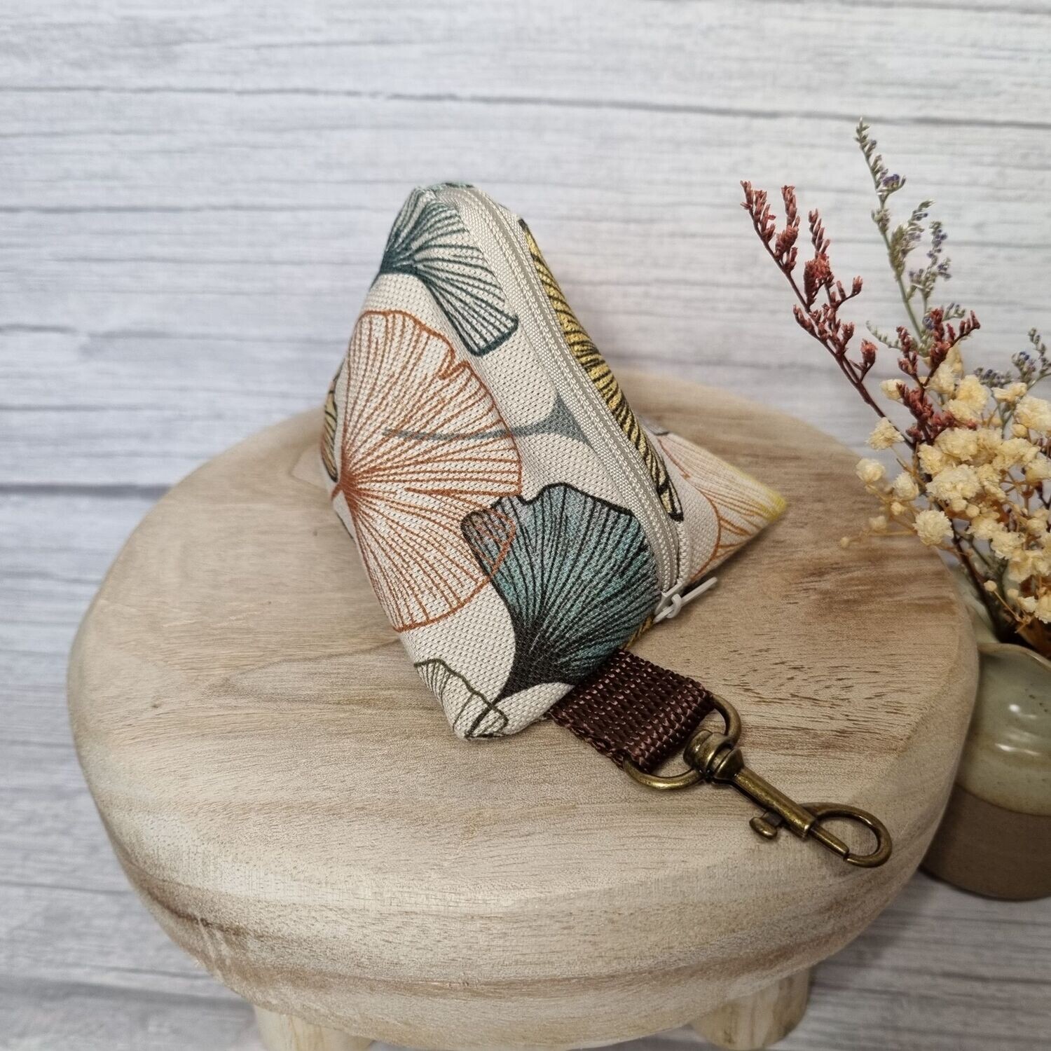 Leckerlitasche Ginkgoblätter bunt
