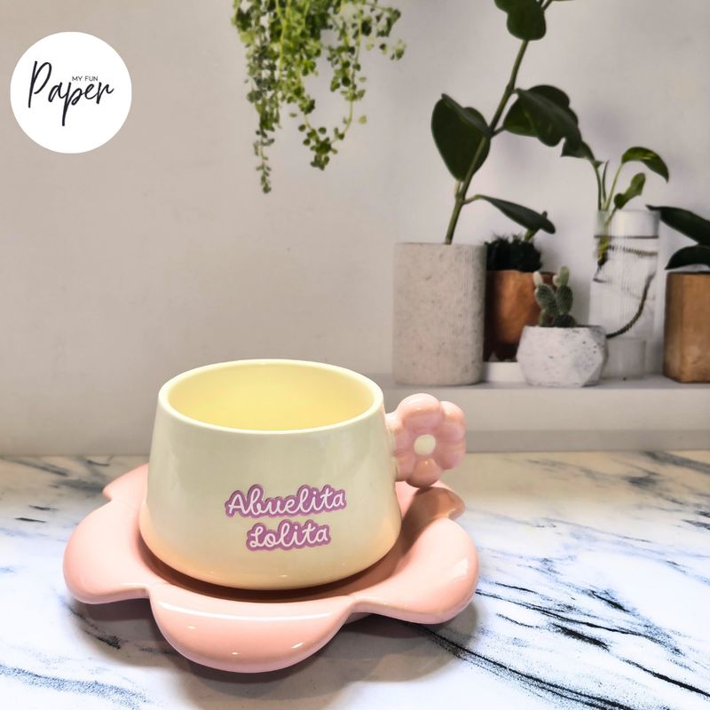 Taza de cerámica con porcelana