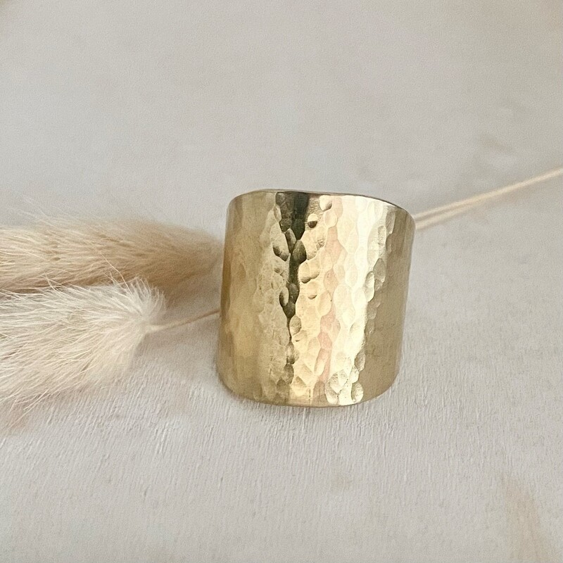 Brass ring - Hammered - 20mm