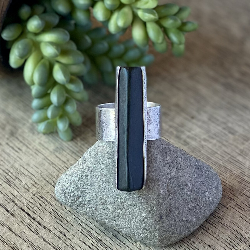 Sterling Silver Pounamu Greenstone ring - Hammered 39mm