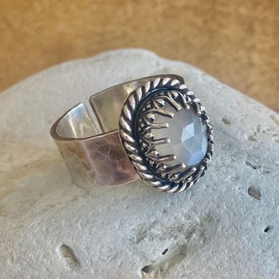 Sterling Silver &amp; Moonstone statement ring - Adjustable