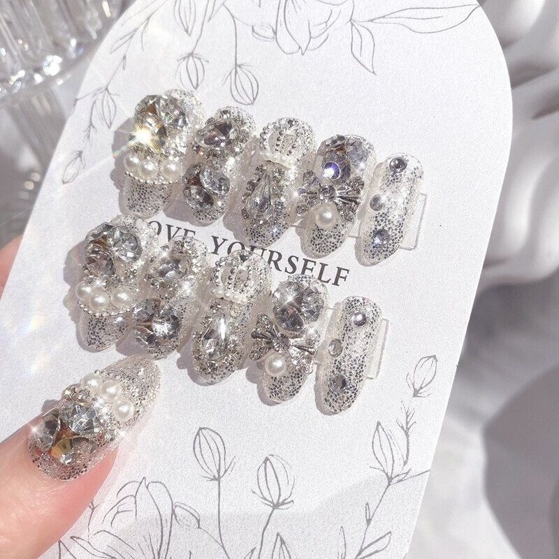 Swarovski Crystal Rhinestone Bling Nail Tips: Silver Royale