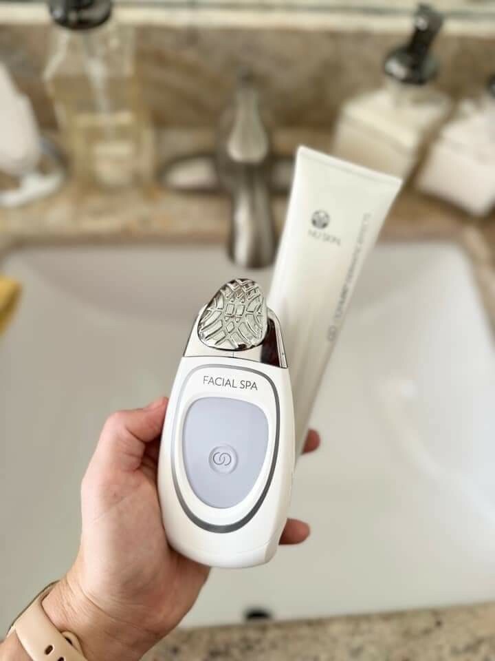 Galvanic Facial Spa- ALMOST GONE!!