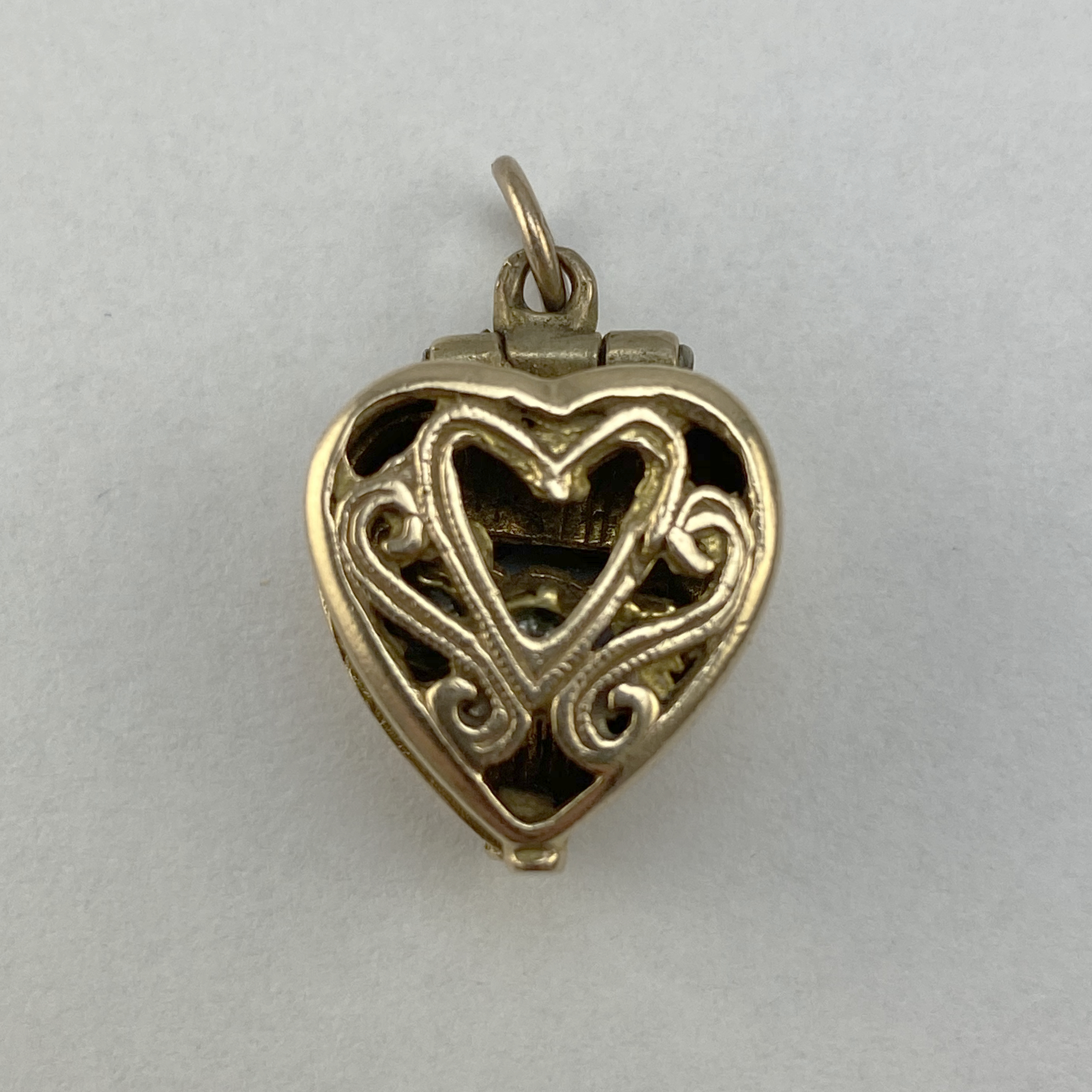 Pre-Owned 9ct Heart Charm Box.