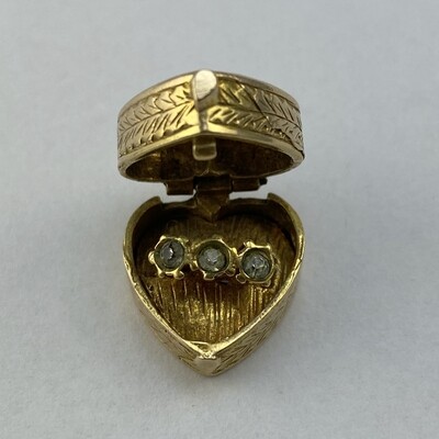 Pre-Owned 9ct Heart Charm Box.