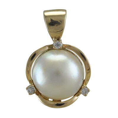 Three Diamond & Pearl Set Pendant
