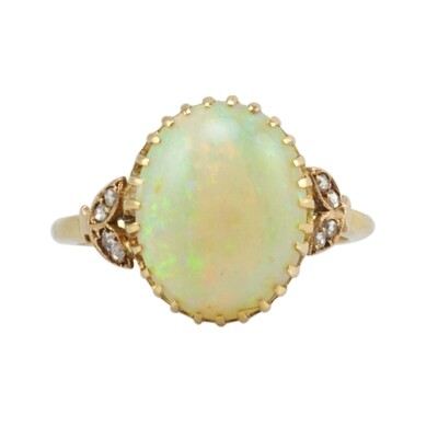 18ct Opal Ring